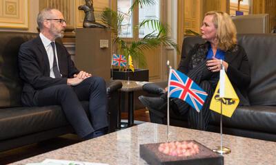 Britse ambassadeur Martin Shearman op bezoek